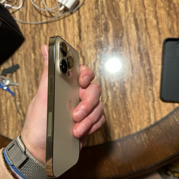 Apple iPhone 14 Pro - Picture 7 of 12